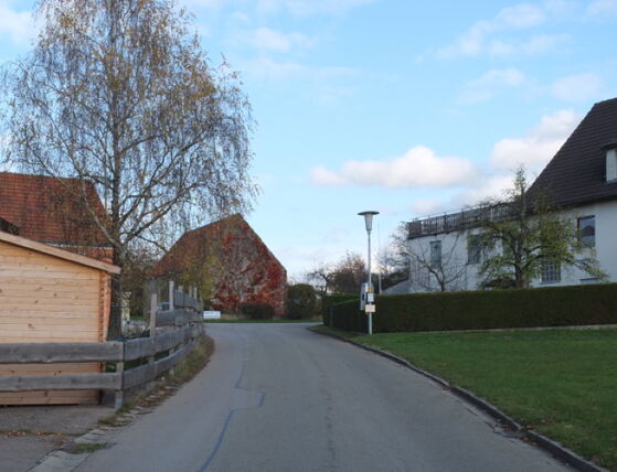 Die Bushaltestelle in Heroldingen